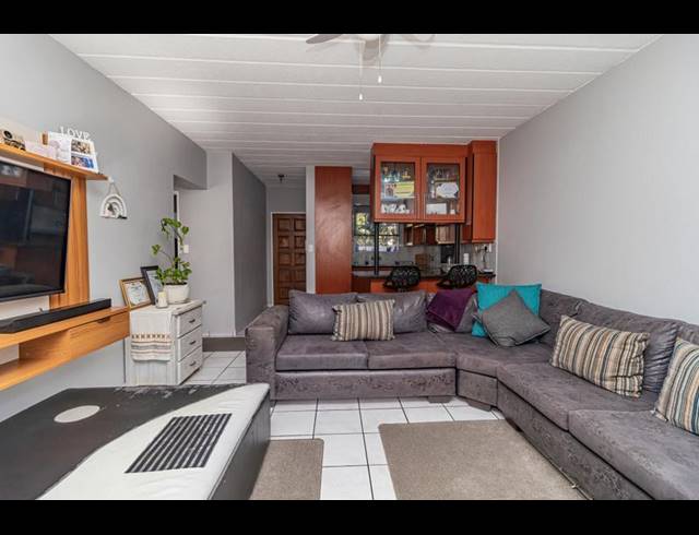 2 BEDROOM TOWNHOUSE FOR SALE IN EDEN GLEN